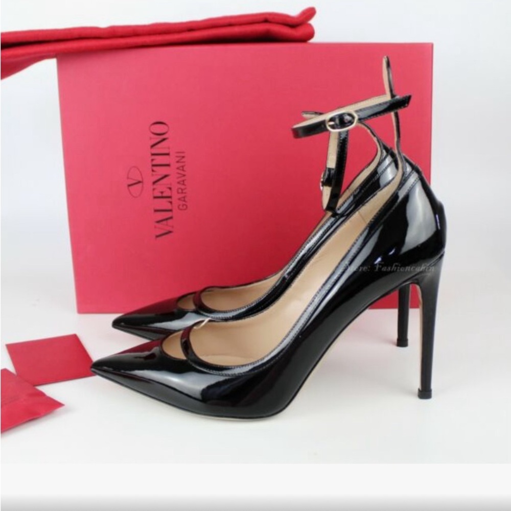 👠BNIB Valentino Garavani Mary Jane pumps in black patent leather size 39